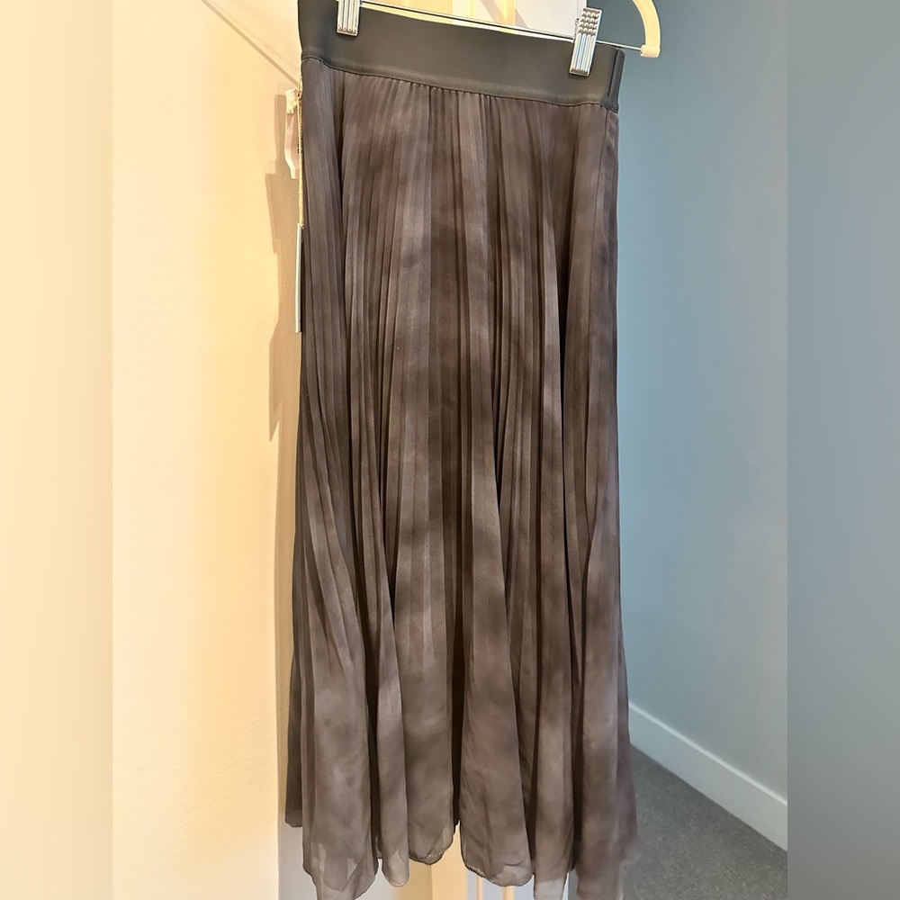 Aritzia NWT Wilfred Charcoal Twirl Skirt - Picture 5 of 8